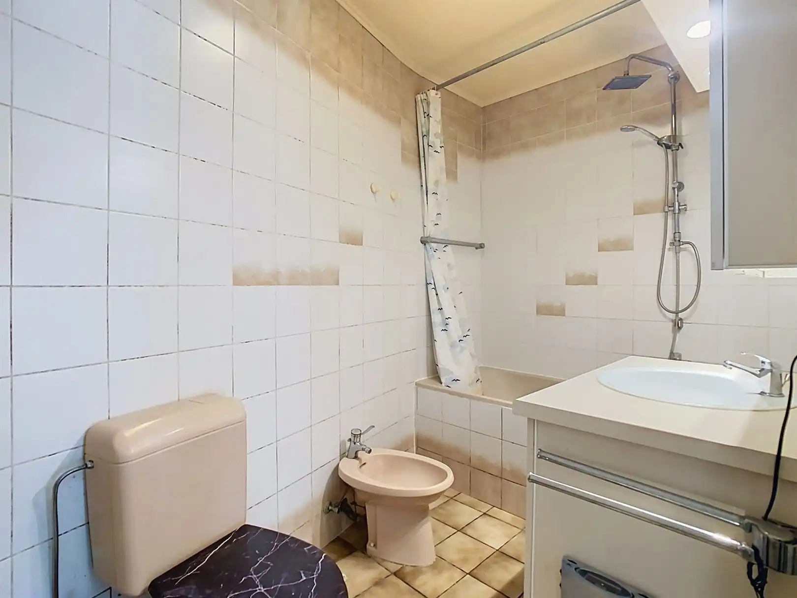 karaktervolle woning met 4 slaapkamers, grote garage en tuin! foto 8