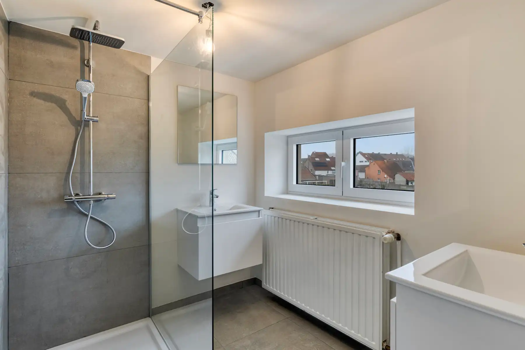 Instapklare woning met 3 slpk, garage en tuin! foto 14