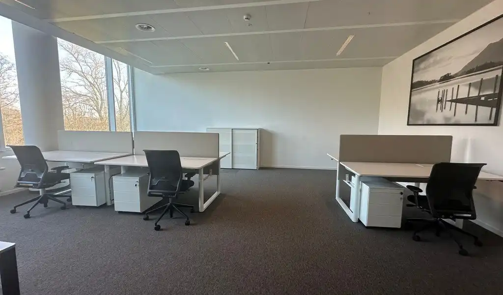 Gemeubelde kantoren met dienstverlening  in AA Tower in Gent foto 12