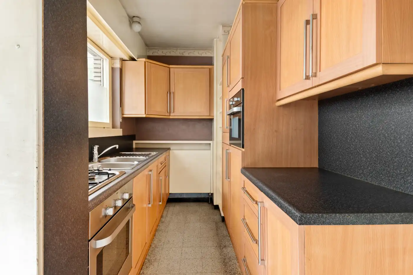 Te renoveren woning met 3 slpk., garage en tuin foto 7