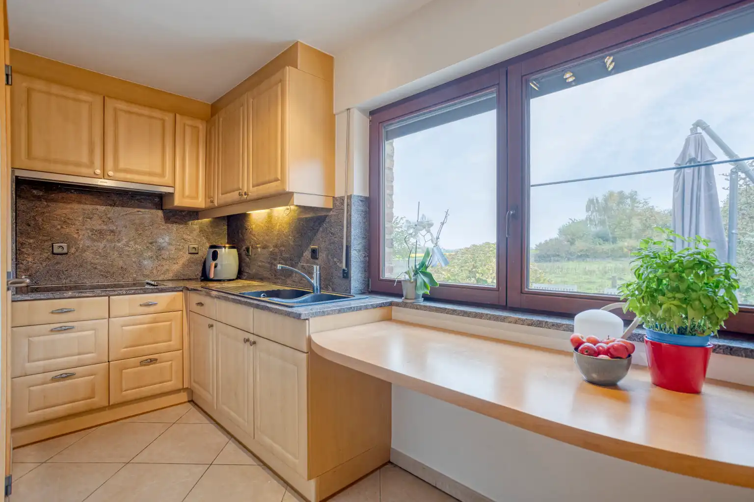  KARAKTERVOLLE DUBBELWOONST IN EEN DOODLOPENDE STRAAT  foto 6