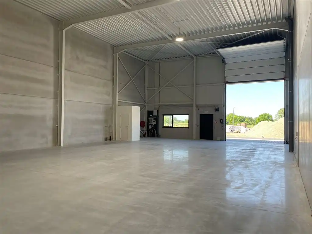 Goedgelegen nieuwbouwunit foto {{pictureIndex}}