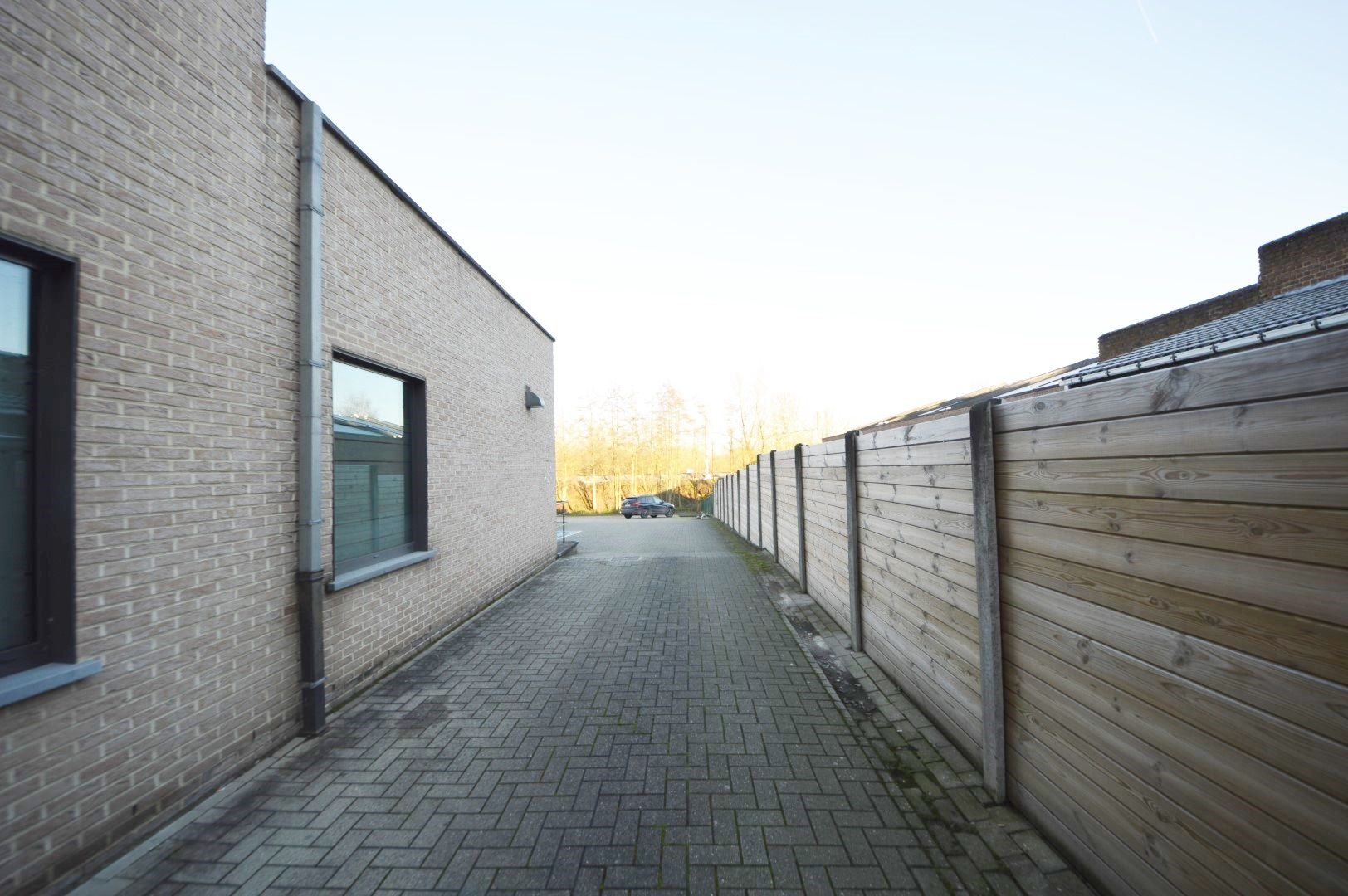 INSTAPKLAAR KANTOOR 422 M2 MET 12 PARKINGS foto 36