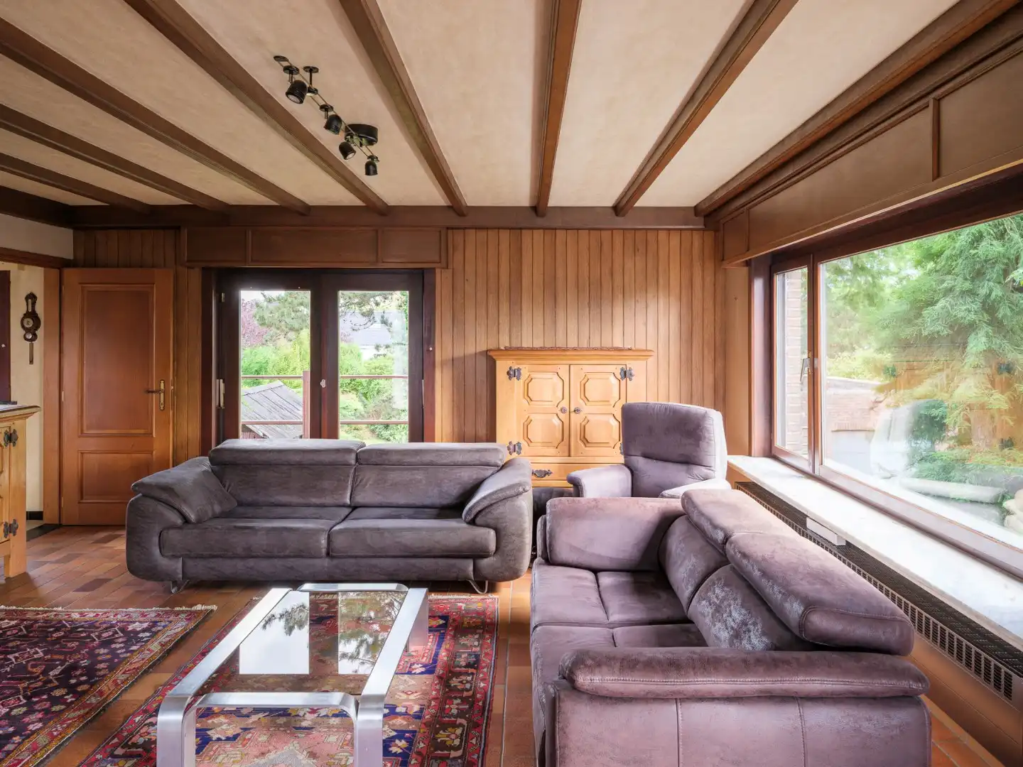 Vrijstaande woning met 4 slpk. in een oase van rust foto 6