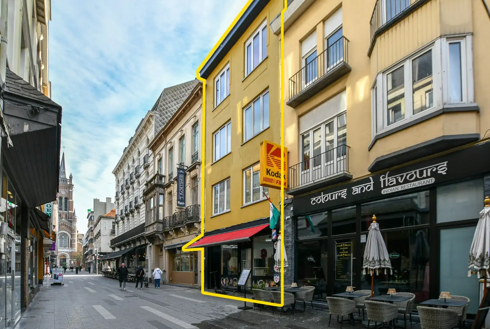 Meersgezinswoning met handelspand & 3 appartementen te koop in hartje Blankenberge! foto {{pictureIndex}}