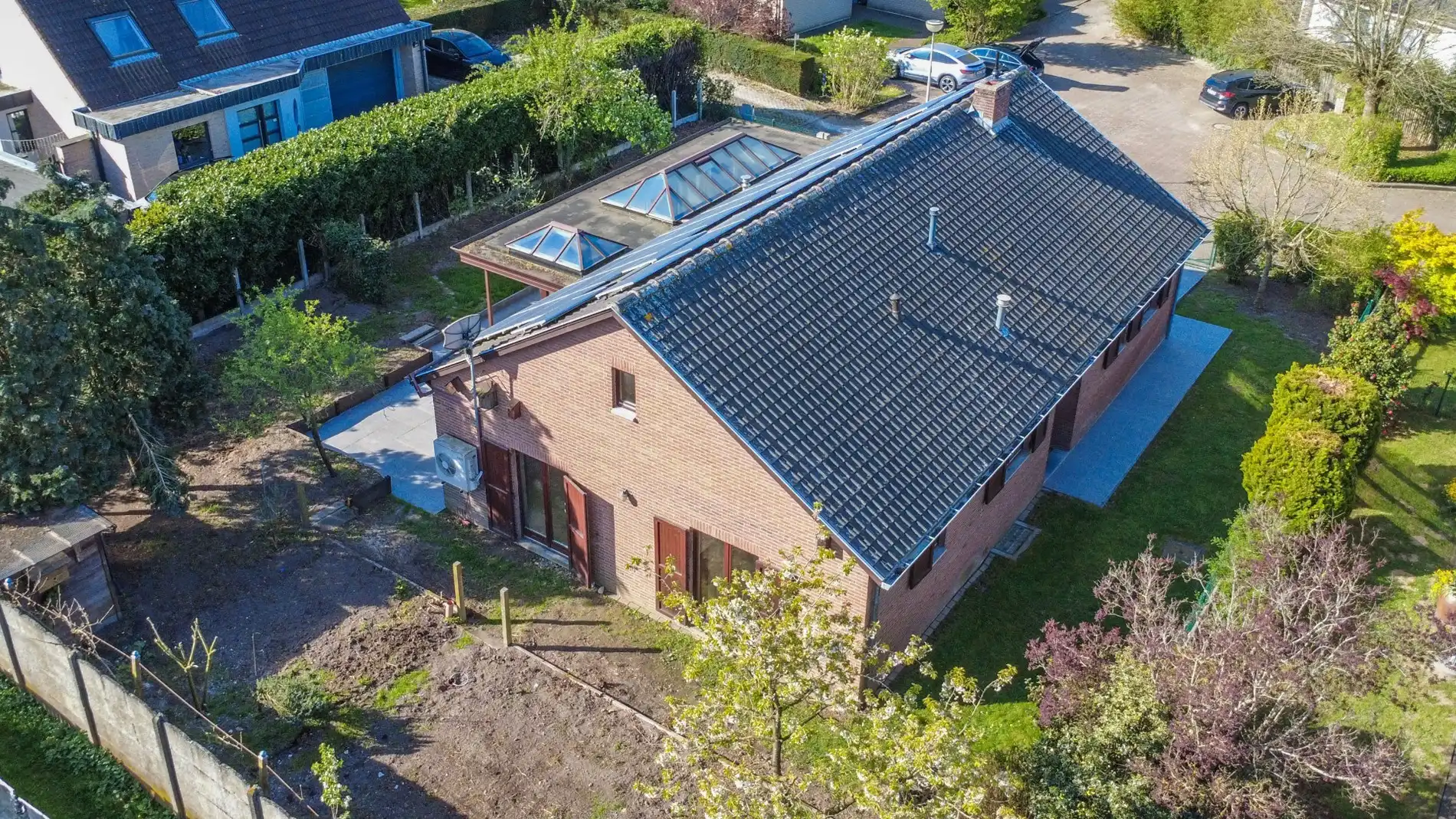 Een ruime (250m²), te moderniseren villa!! foto 23