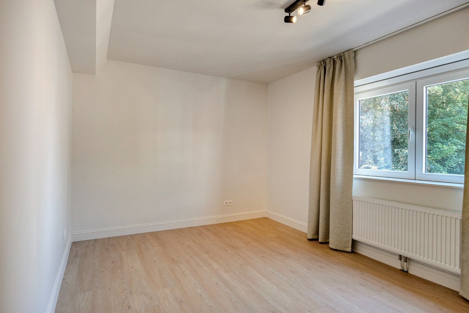 Totaal gerenoveerde woning met 4 slaapkamers en terras in het centrum van Leuven! – EPC 40 kWh/m² - bewoonbare oppervlakte 180 m²  foto 18
