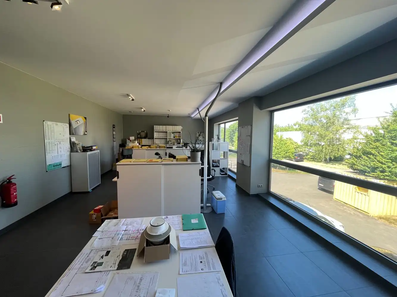 KMO-unit met kantoor foto 21