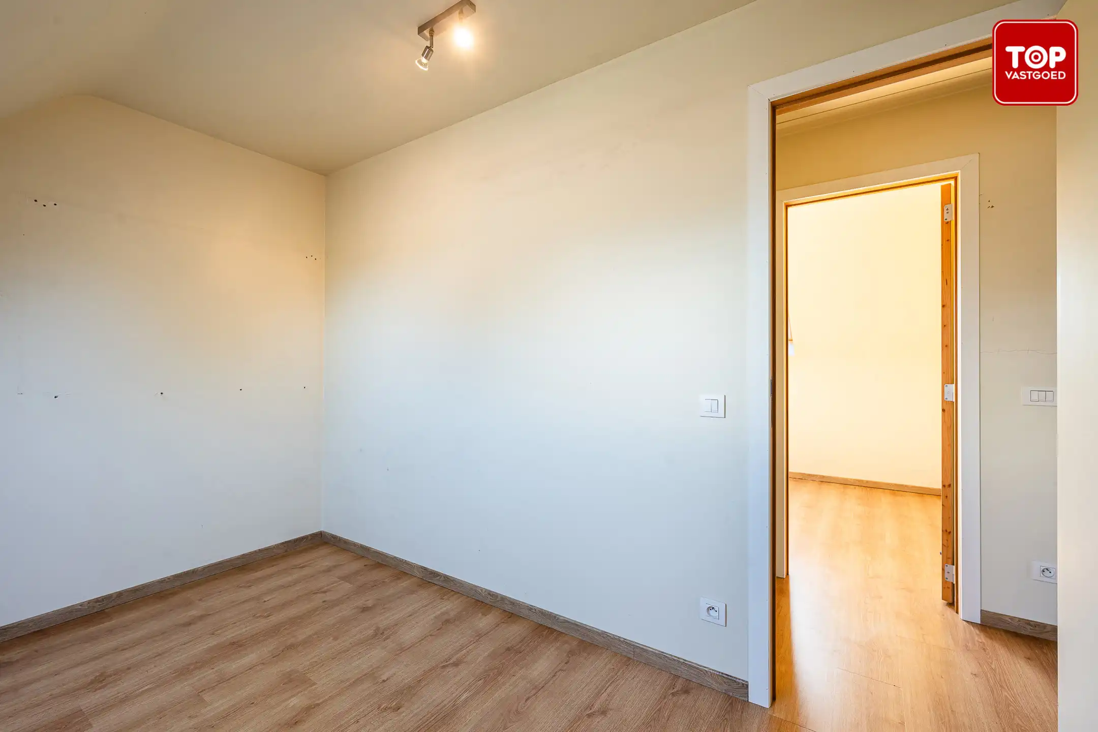 Rustig gelegen en energiezuinige woning met zonnige tuin foto 11