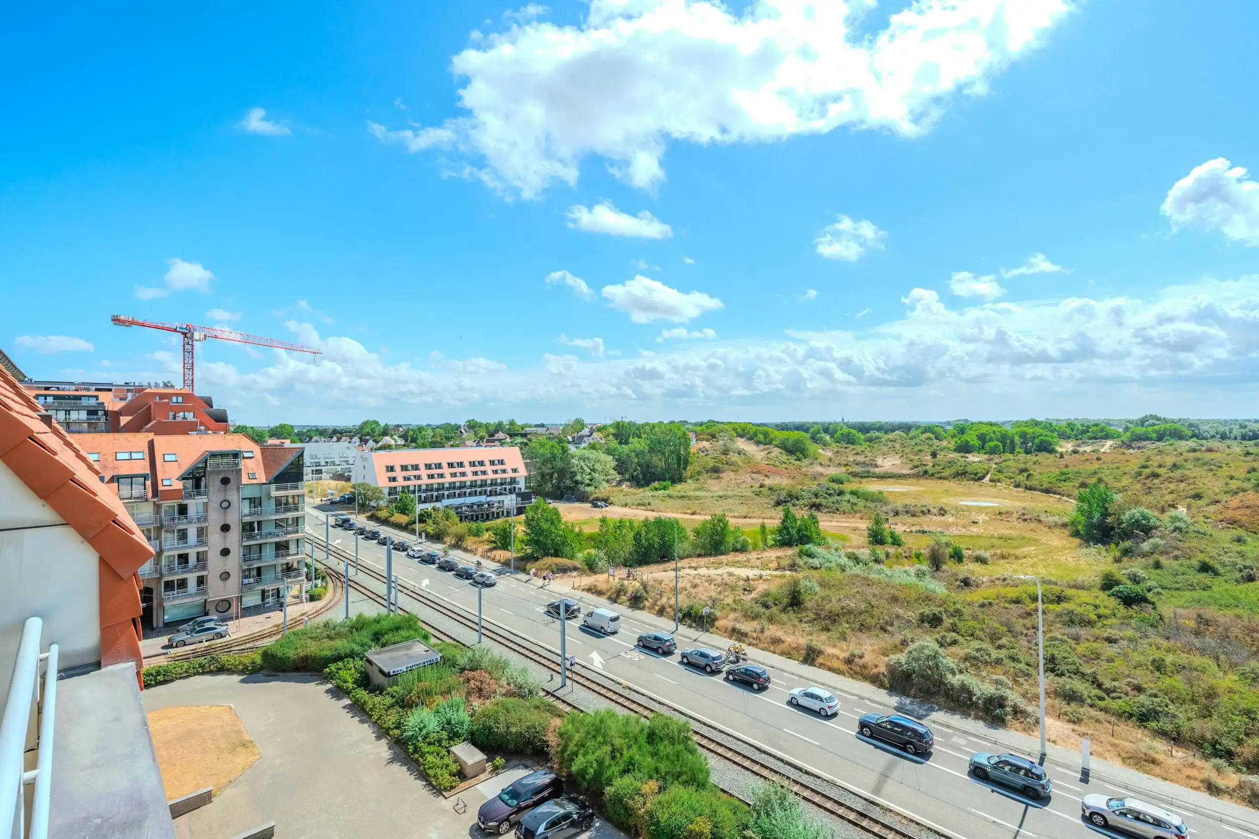 Prachtig appartement te koop met één slaapkamer en slaaphoek foto 2