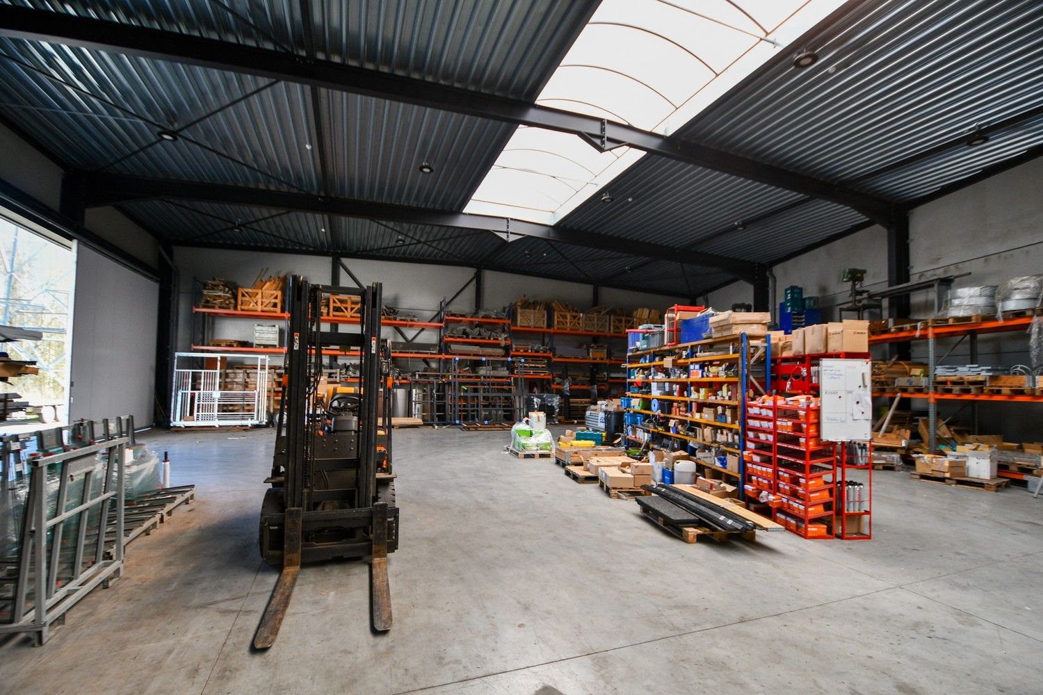 Ruime loods van 570m² in de Grote Nest! foto 2
