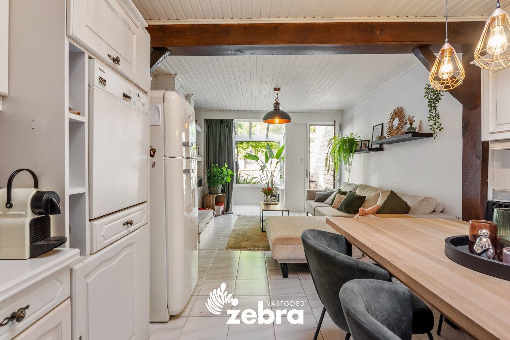 Instapklare woning met drie slaapkamers en stadskoer in het centrum van Tielt! foto 9