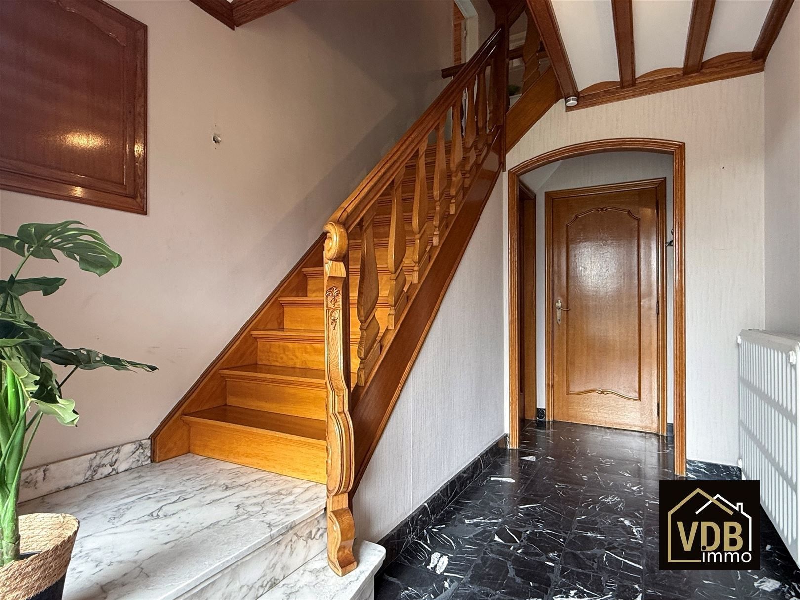  WONING MET 3 SLAAPKAMERS EN MEERDERE GARAGES foto 8