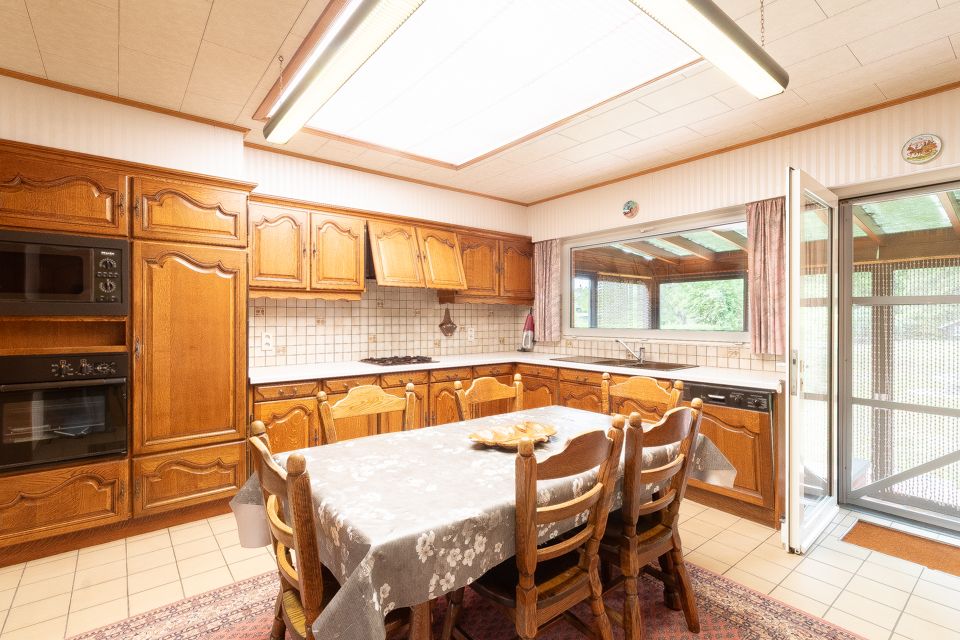 Halfopen gezinswoning met grote tuin in groene omgeving foto 5