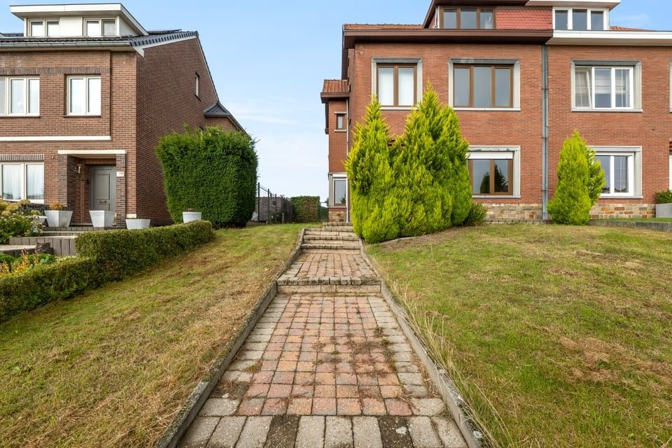 RUIME GEZINSWONING MET TUIN EN GARAGE IN TONGEREN foto 3