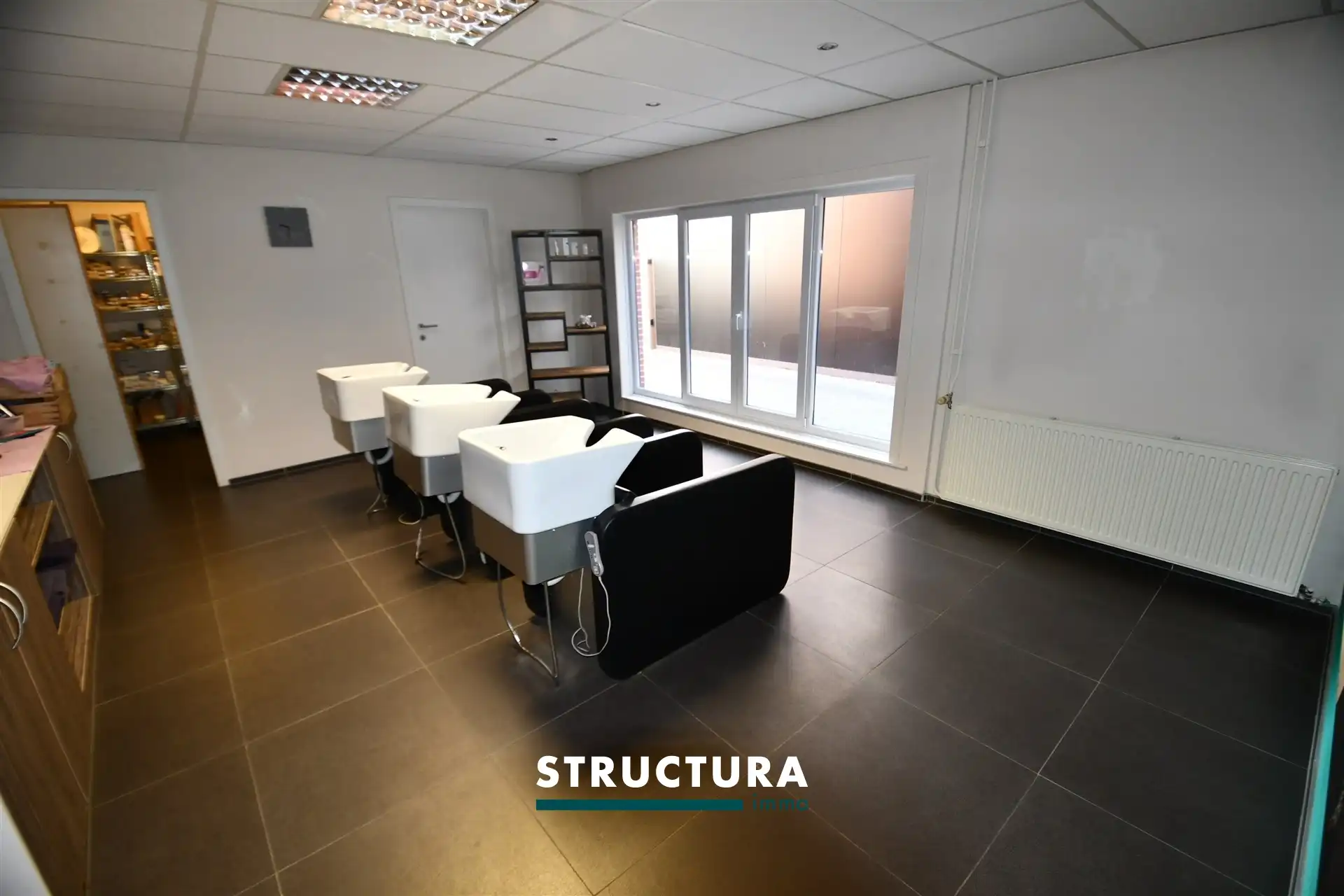 Ruime winkelruimte +/- 250 m² foto 7