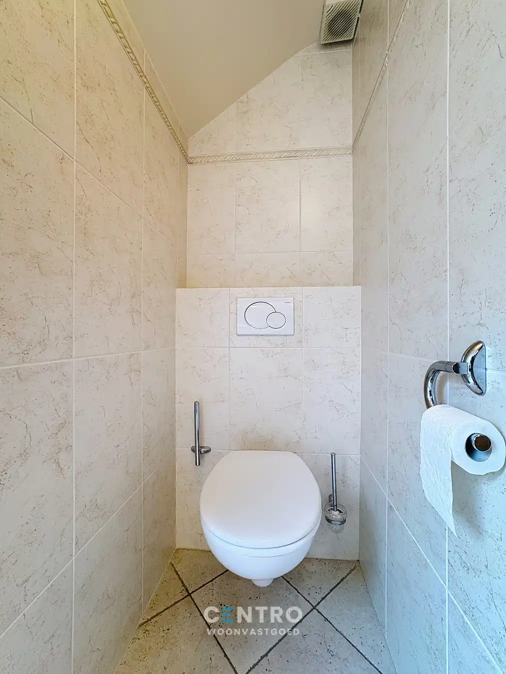 Ruime woning met 5 slpks, 2 badks én dubbele garage! foto 11