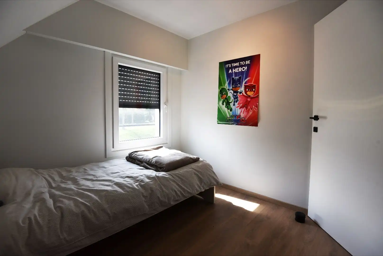 Gerenoveerde open bebouwing met 3 slaapkamers, terras en garage foto 10