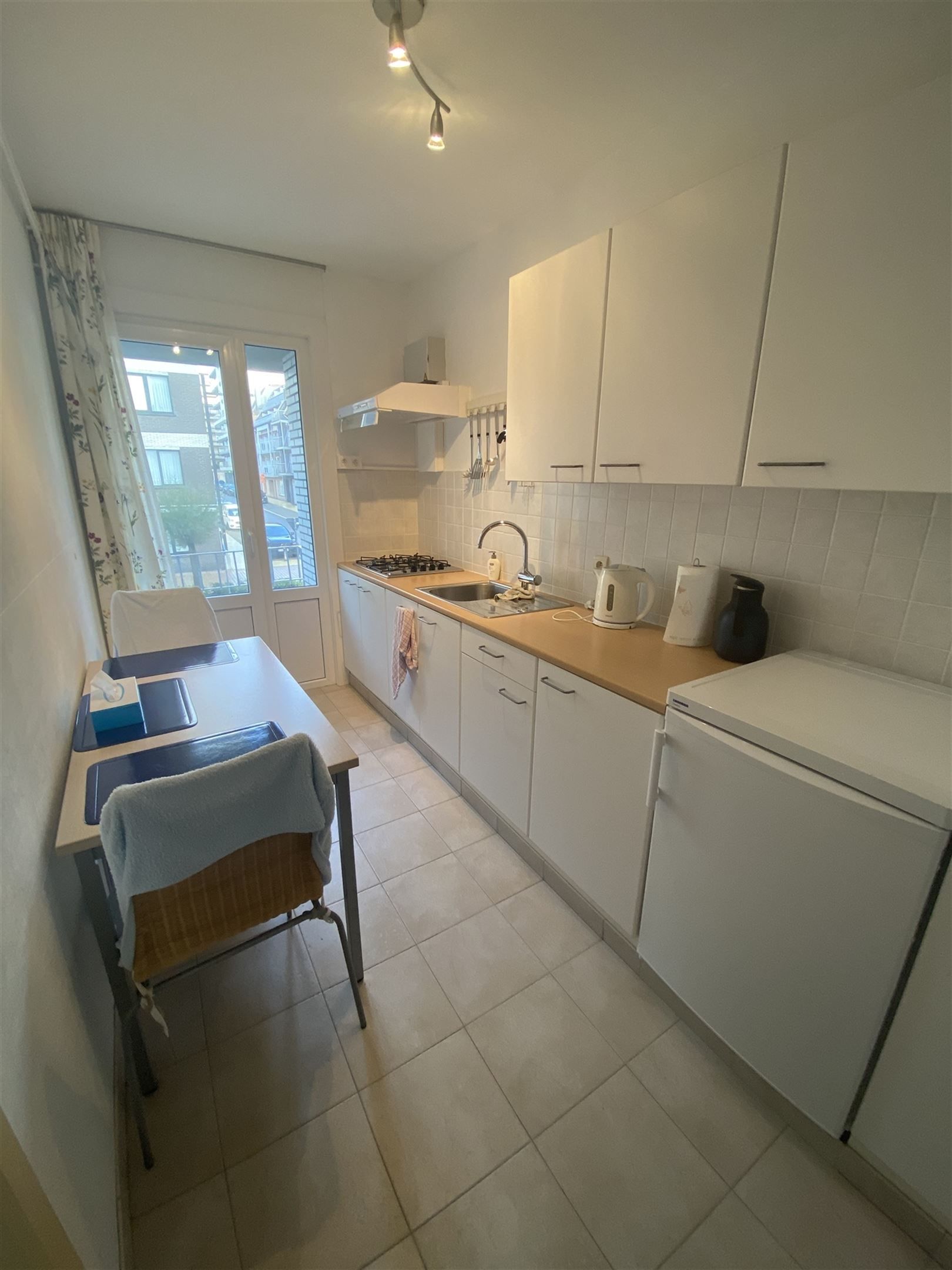 Gemeubeld appartement met 2 slaapkamers foto 3