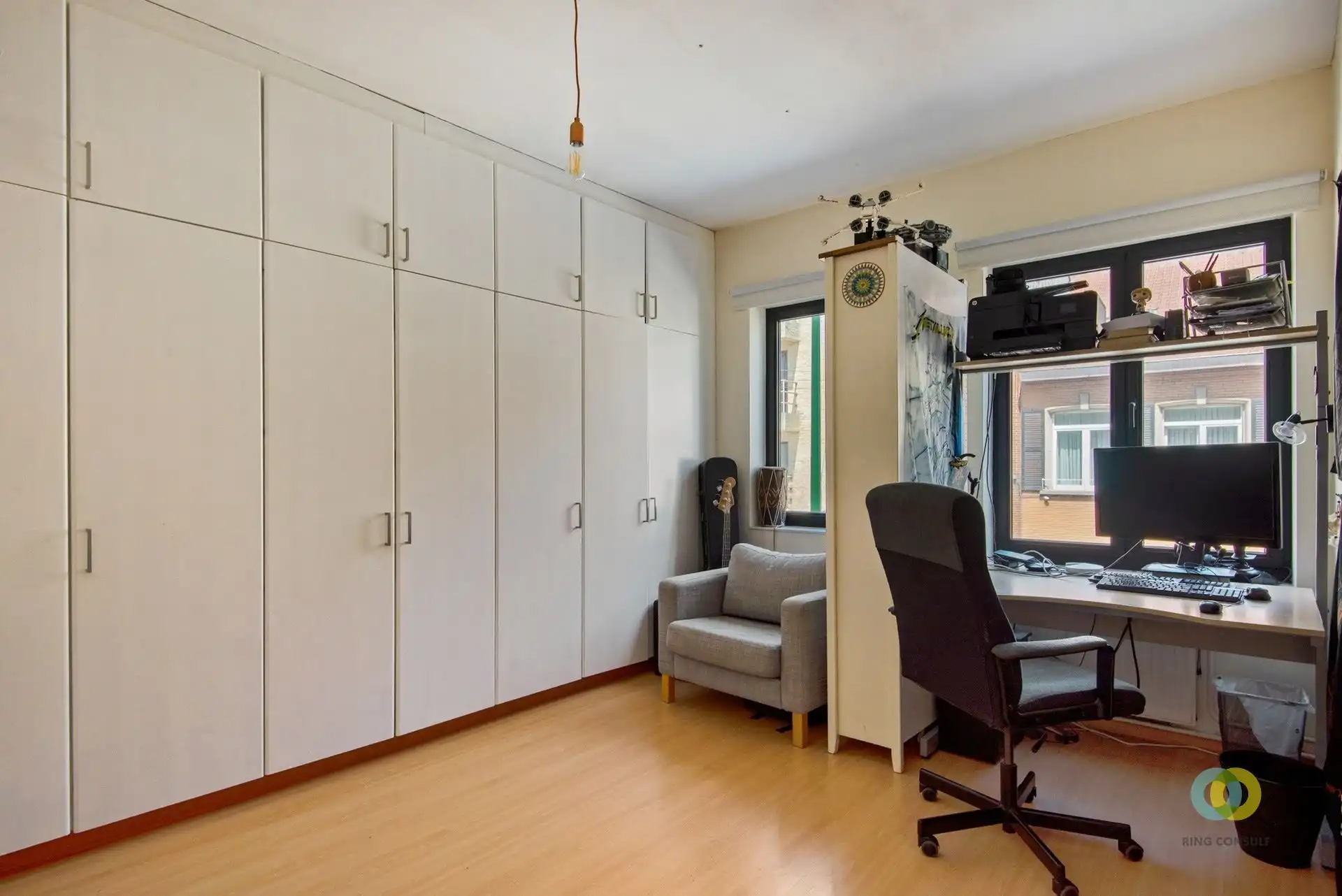 Instapklare gerenoveerde woning met 4 slaapkamers en tuin foto 13