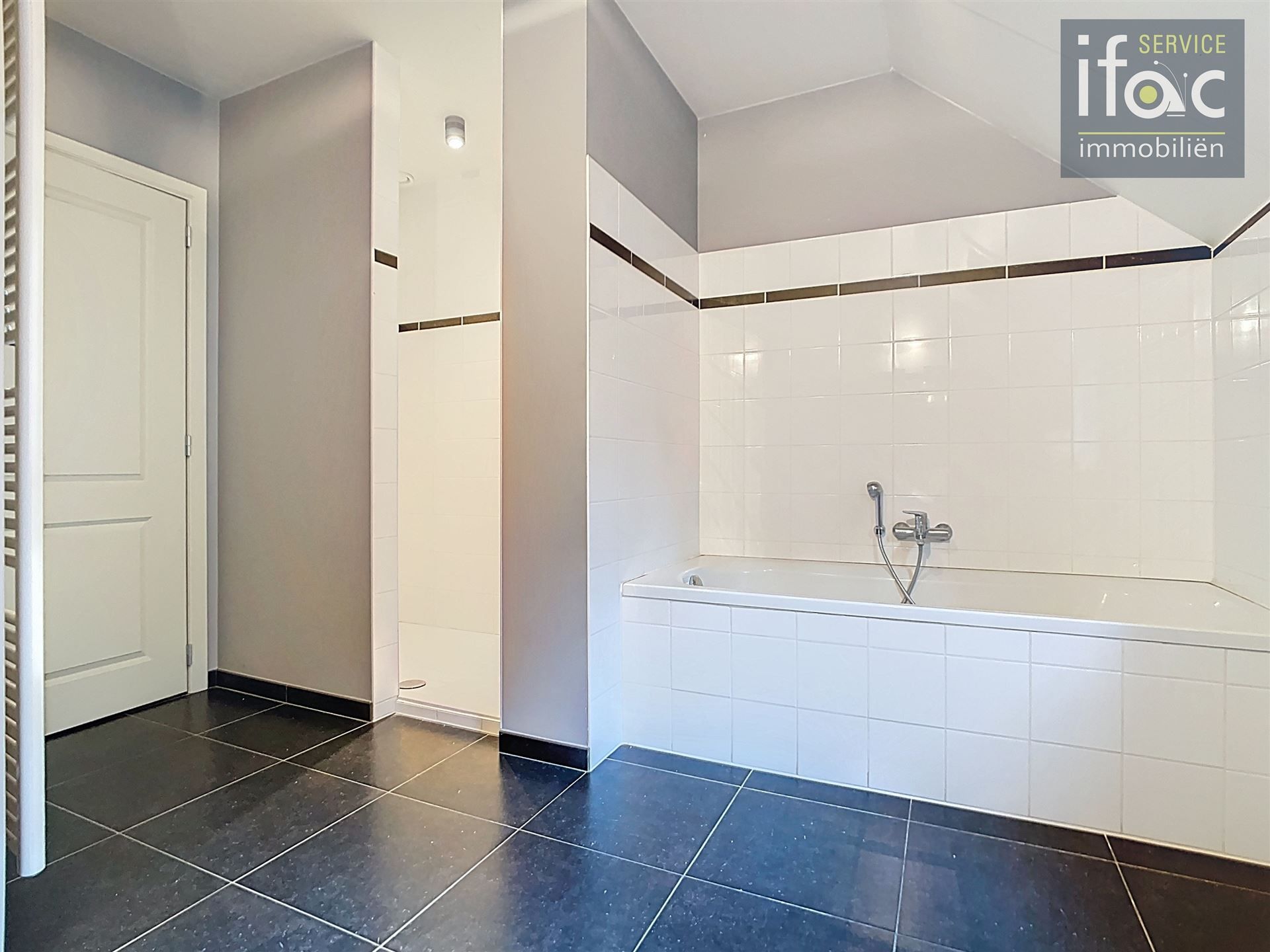 Charmante en energiezuinige villa in een doodlopende straat foto 16