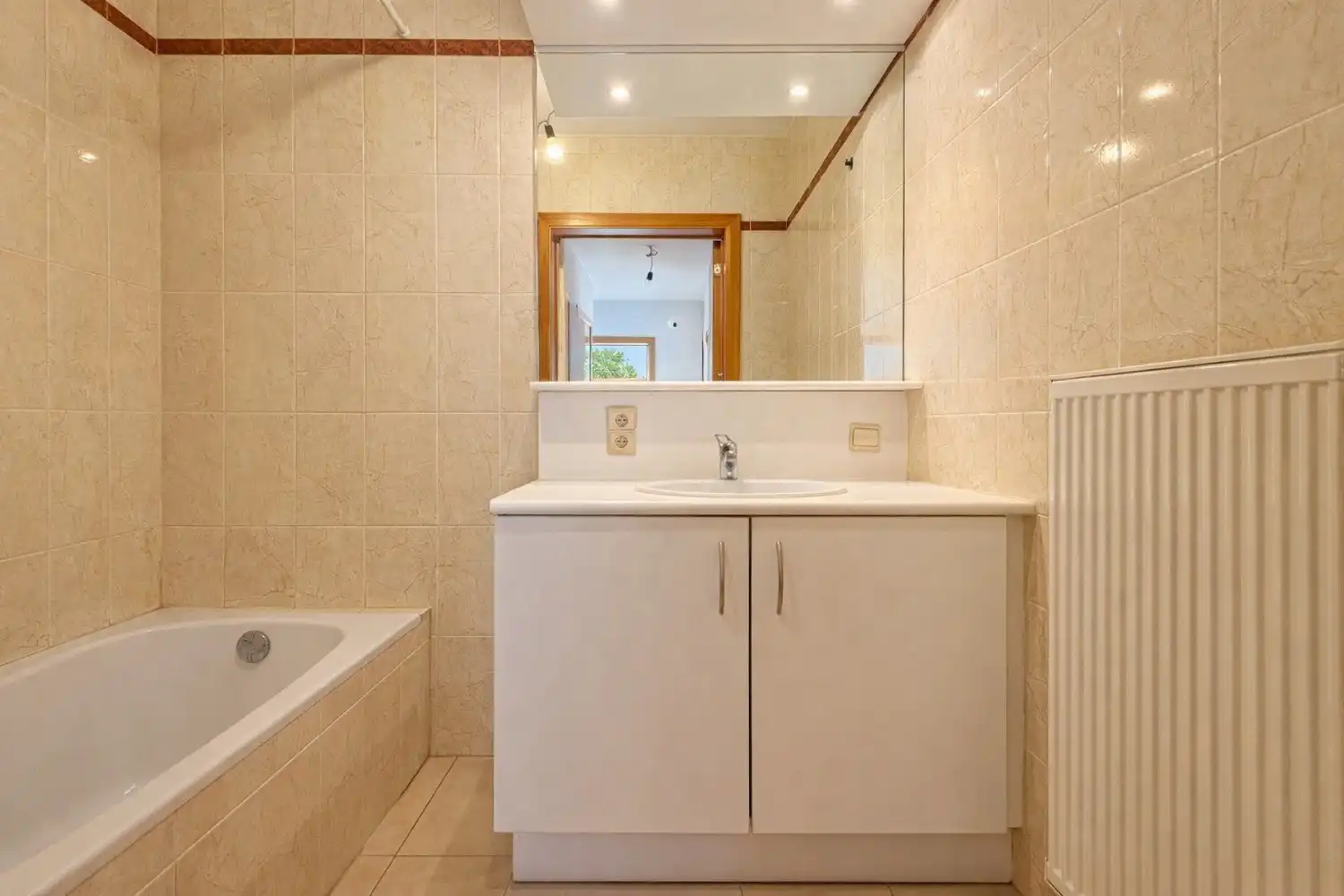 Instapklaar en energiezuinig (A-label) éénslaapkamer appartement in het centrum van Eke foto 8