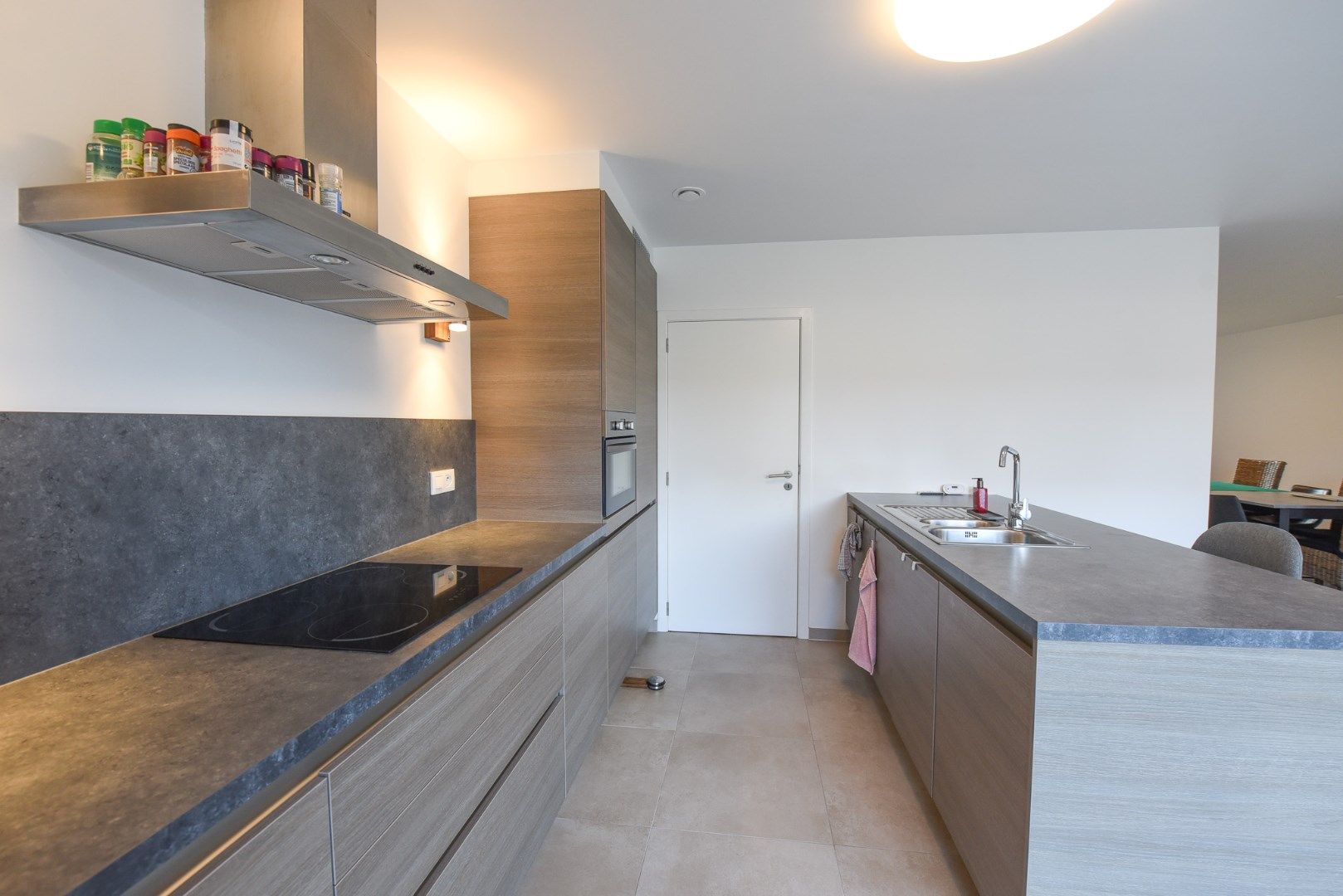Instapklare en energiezuinige woning TE HUUR in Zwevegem foto 4
