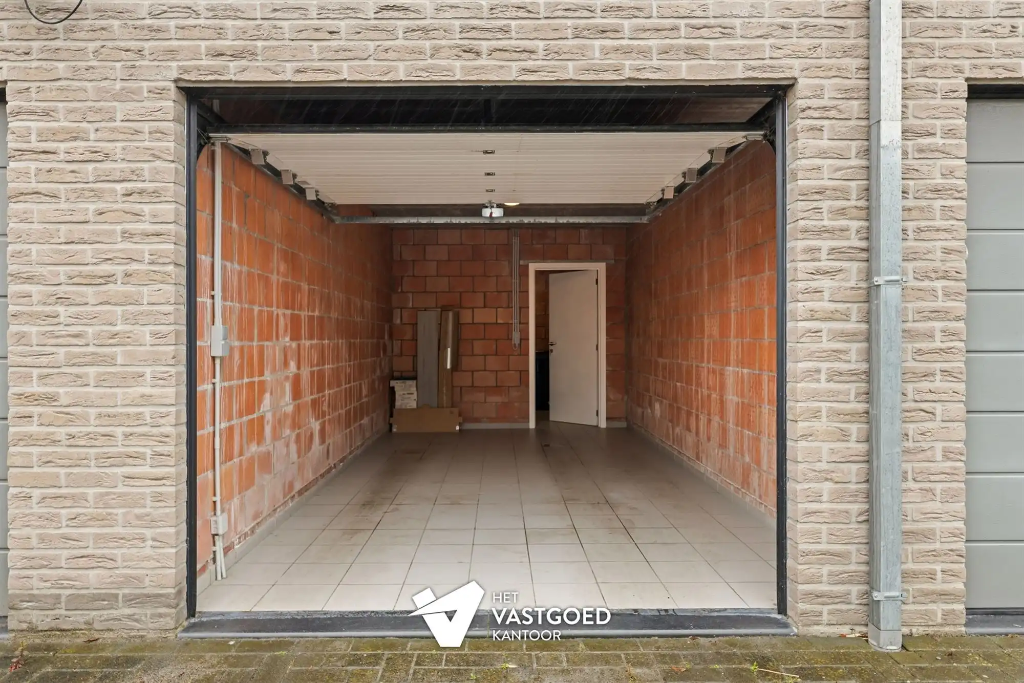 RECENT APPARTEMENT (87M²) MET 2 SLAAPKAMERS, TERRAS, GARAGE MET APARTE BERGING EN CARPORT TE HULSHOUT foto 24