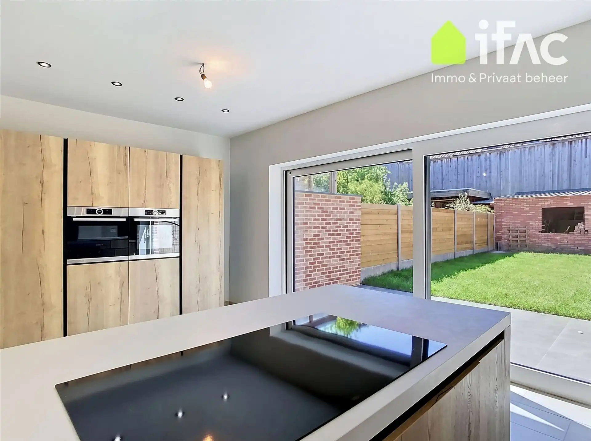 Volledig gerenoveerde (EPC A!) woning op toplocatie foto 12