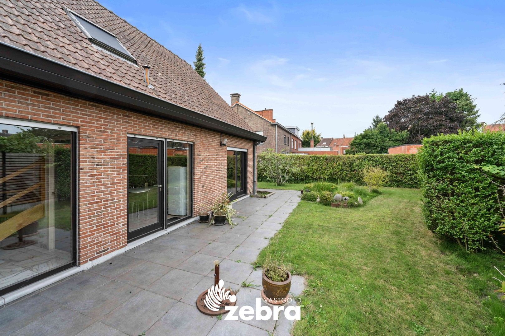 Op te frissen alleenstaande woning met vier of meer slaapkamers & garage te Roeselare! foto 33