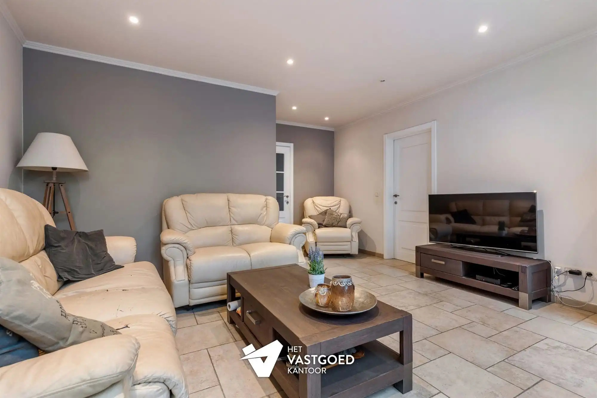 PERFECT ONDERHOUDEN GELIJKVLOERS APPARTEMENT (135M²) MET 2 SLAAPKAMERS + DRESSING EN TERRAS TE LAAKDAL foto 4