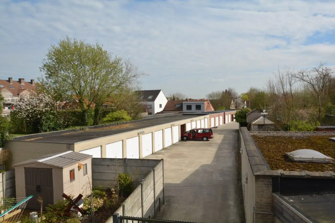 APPARTEMENT MET 2 SLK, TERRAS EN  GARAGEBOX! foto 8