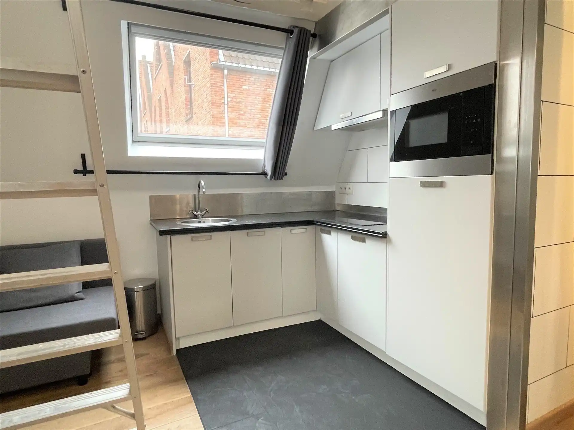 Gemeubeld appartement aan de Grote Markt, Antwerpen! foto 3