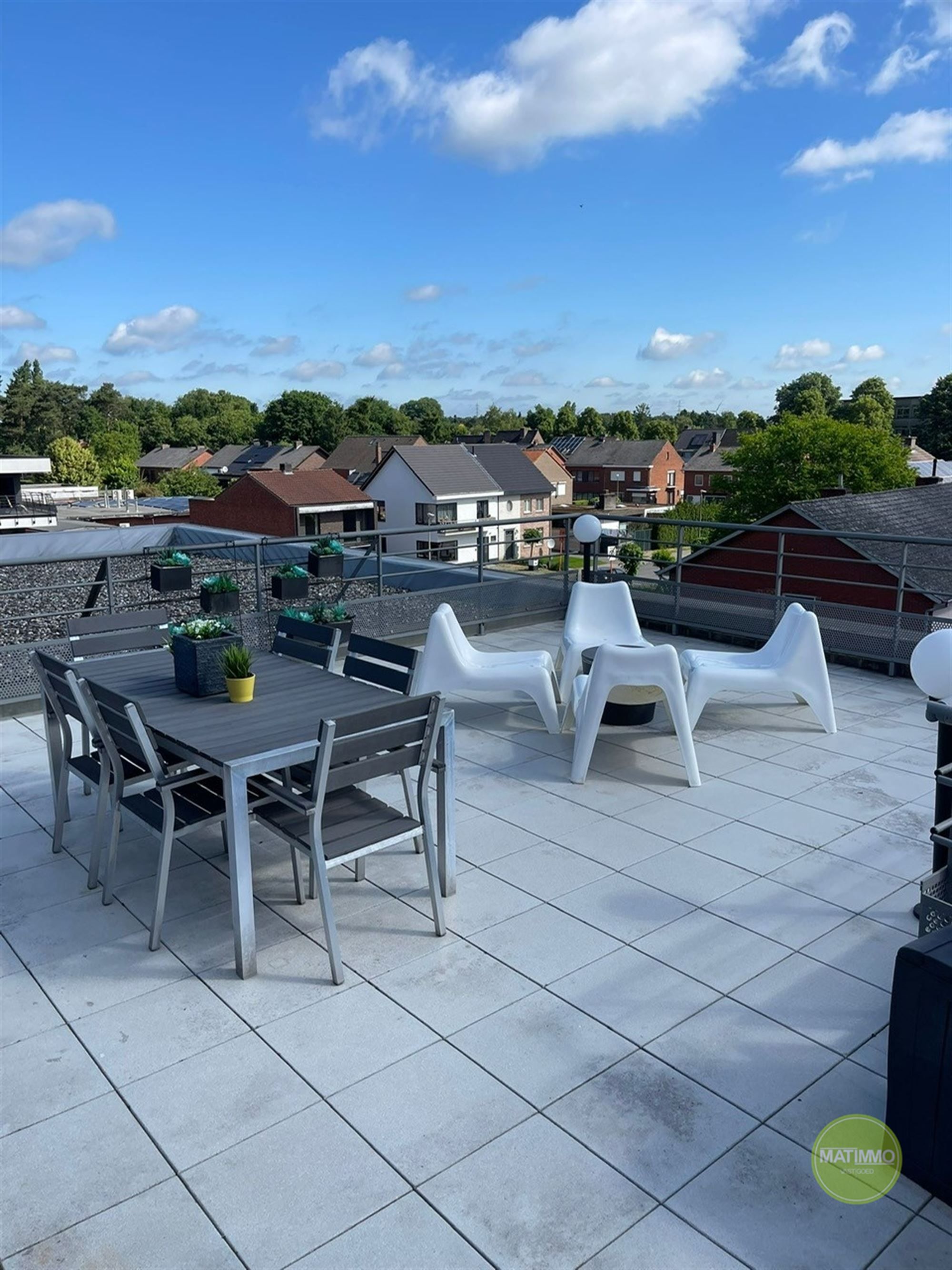 Penthouse met twee slaapkamers en ruim terras te Mol foto 24