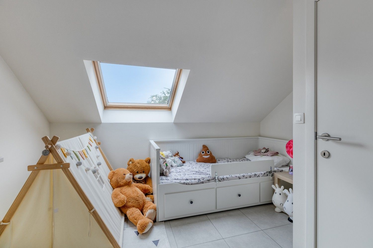 Instapklare en lichtrijke duplex met terras, garage én drie slaapkamers foto 20