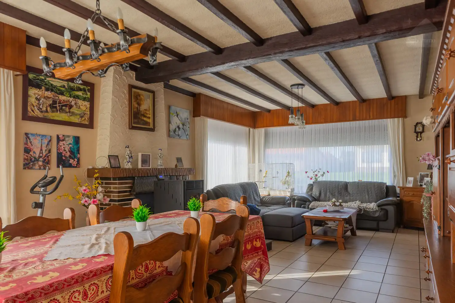 Vrijstaande woning met 3 slaapkamers op prachtig perceel van 17a 85ca foto 3
