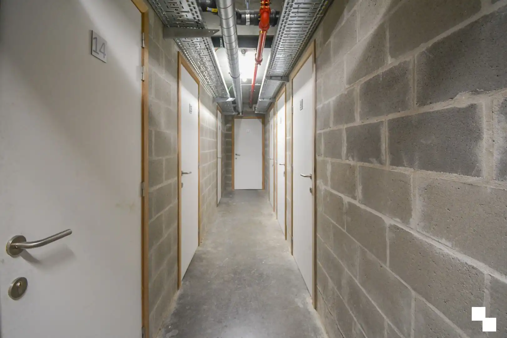 Energiezuinig 2-slaapkamer appartement met garage - centrum Rumbeke foto 16