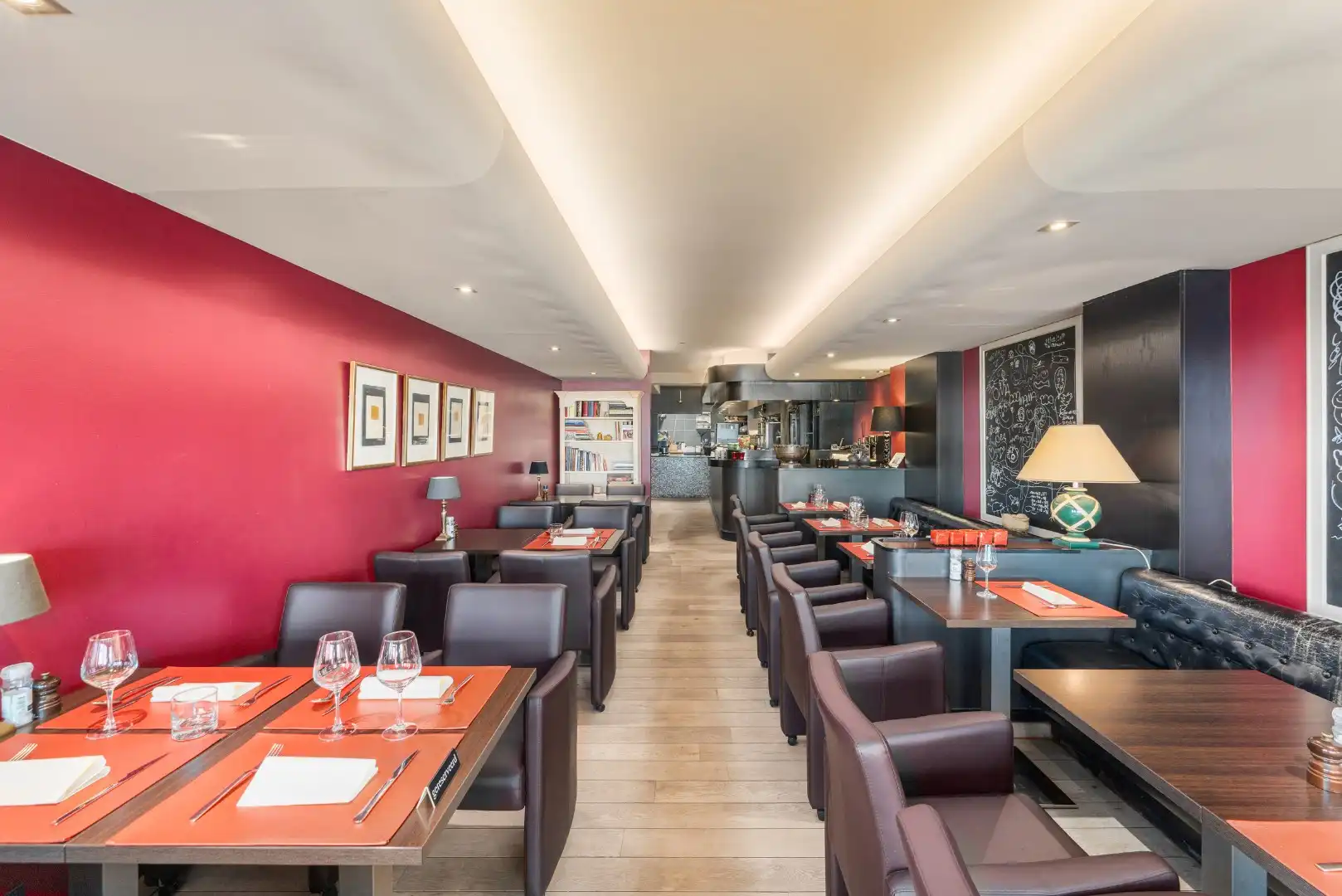 HANDELSPAND OP ZEEDIJK foto {{pictureIndex}}