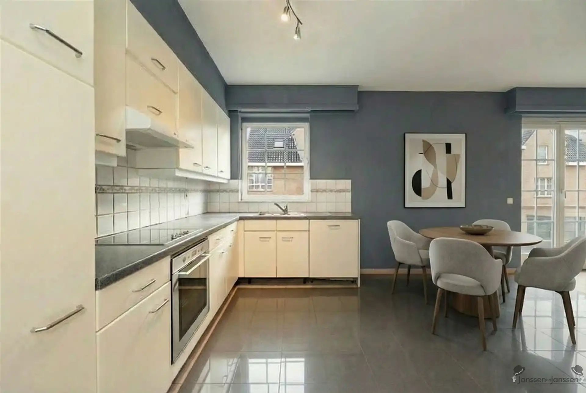 Ruim en licht appartement in centrum van Schoten foto 9