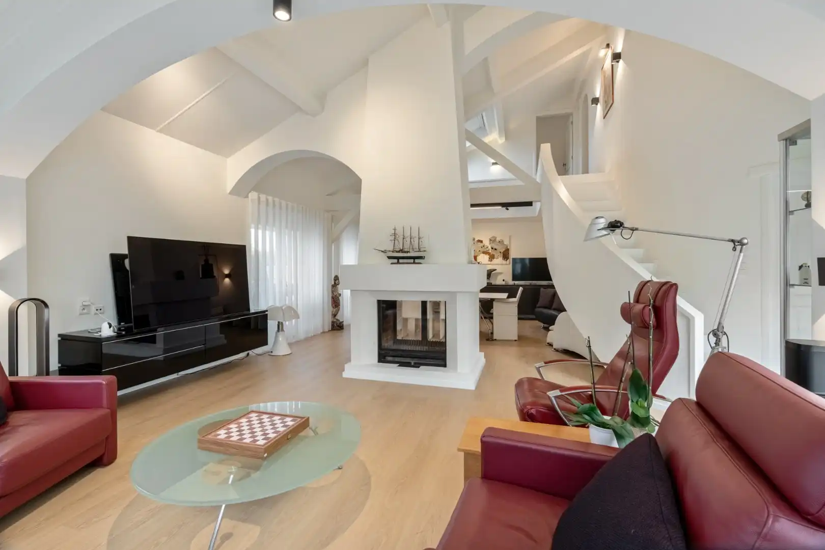 Verrassend luchtige villa  foto 8