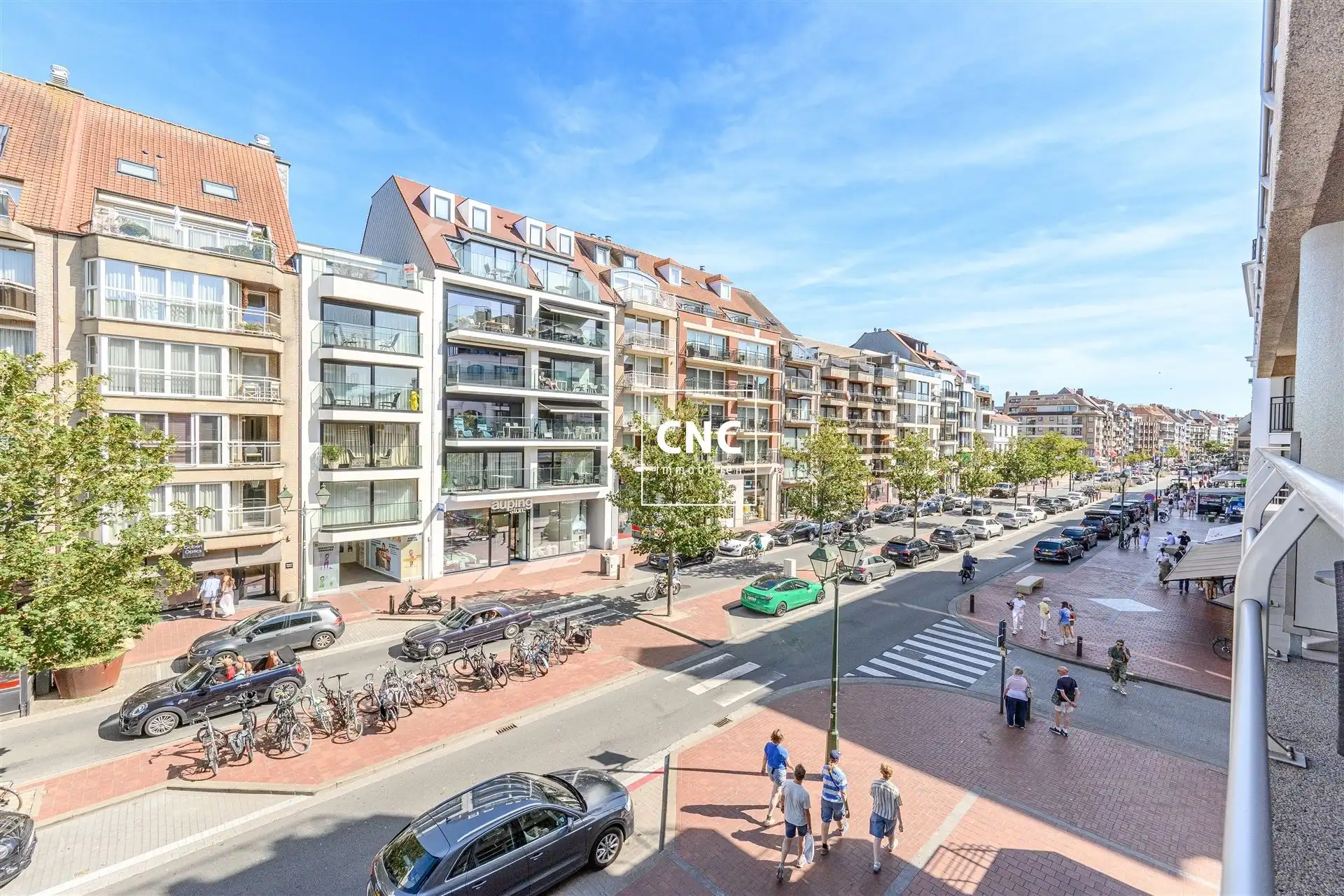 Aangename studio met terras op topligging in Knokke foto 6