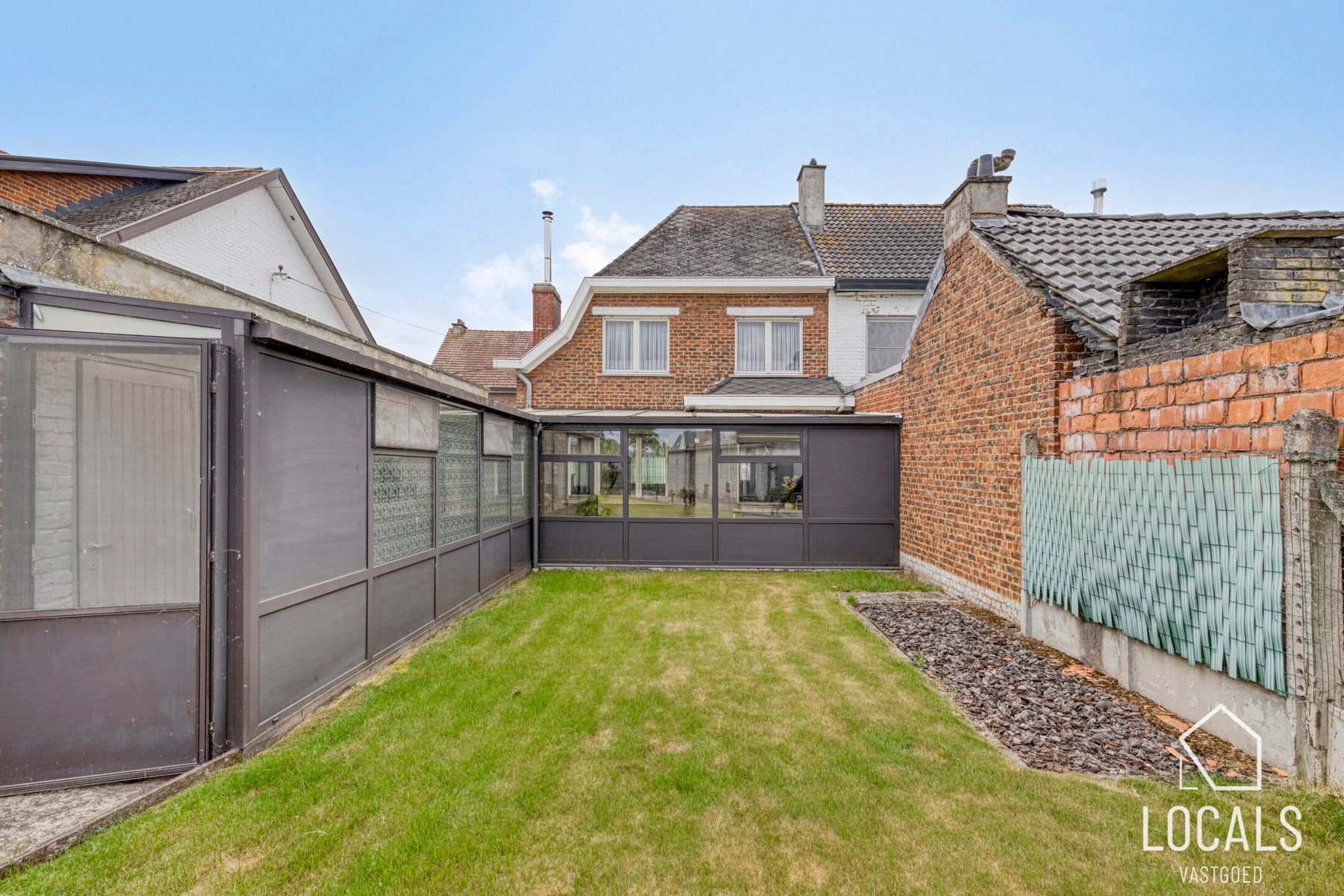 Te renoveren gezinswoning met 3 slaapkamers, tuin en garage  foto 27