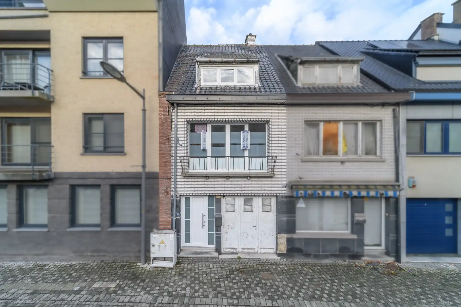Gezellige rijwoning centrum Nieuwerkerken foto {{pictureIndex}}