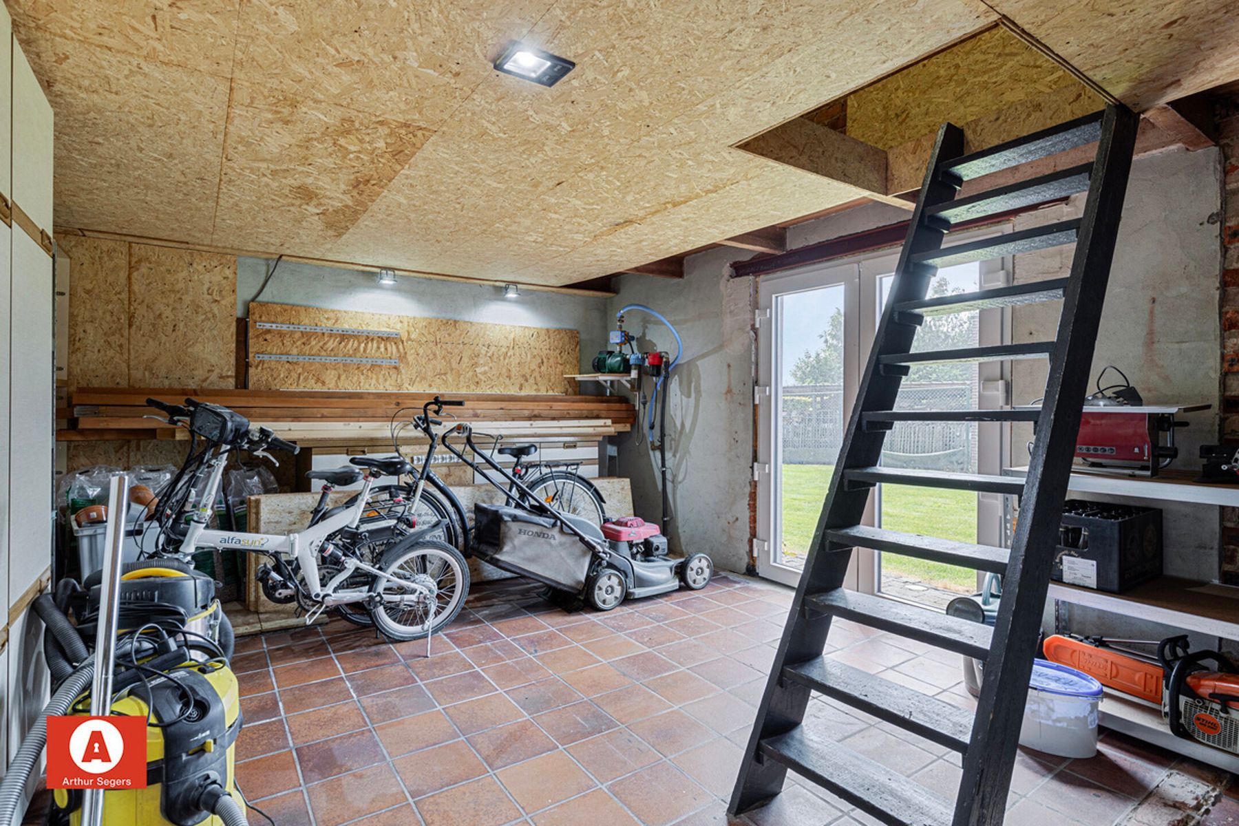 Centraal gelegen gezinswoning met 3 slaapkamers en tuin foto 23