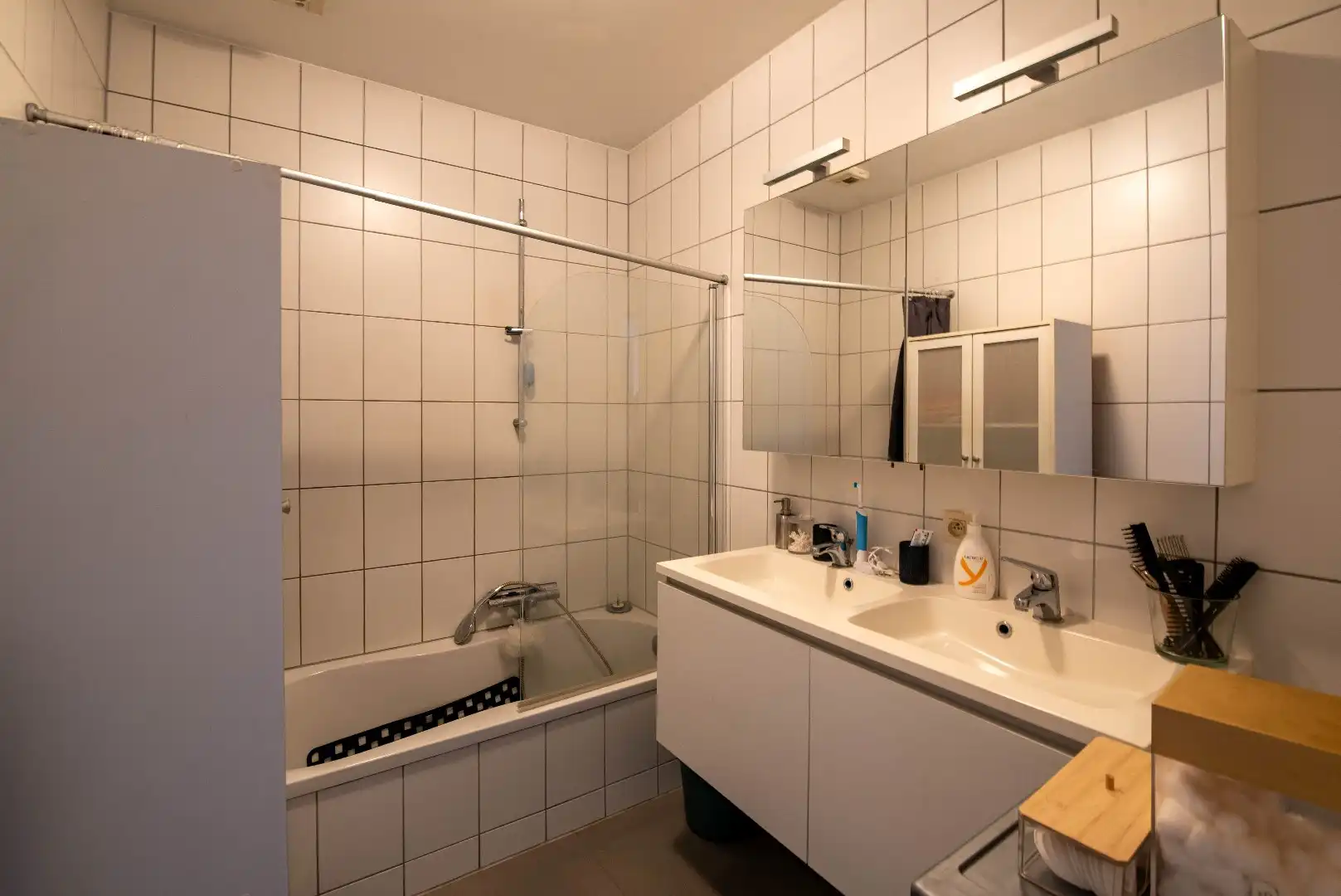 Mooi recent appartement met 2 slaapkamers en parking foto 14