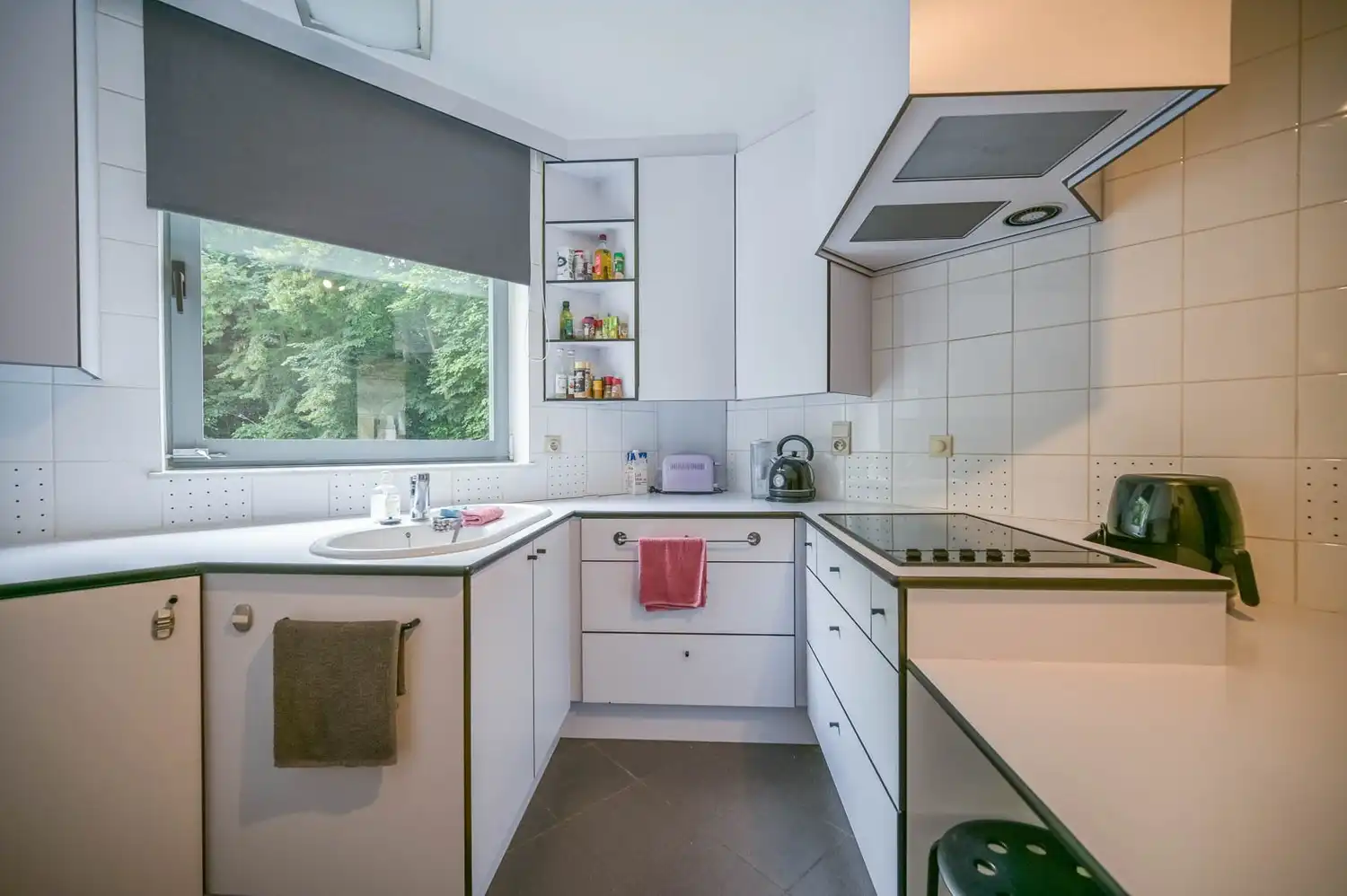 Ruim en lichtrijk appartement met 3 slaapkamers, een terras en een dubbele garagebox nabij het UZ Gasthuisberg te Leuven! foto 8