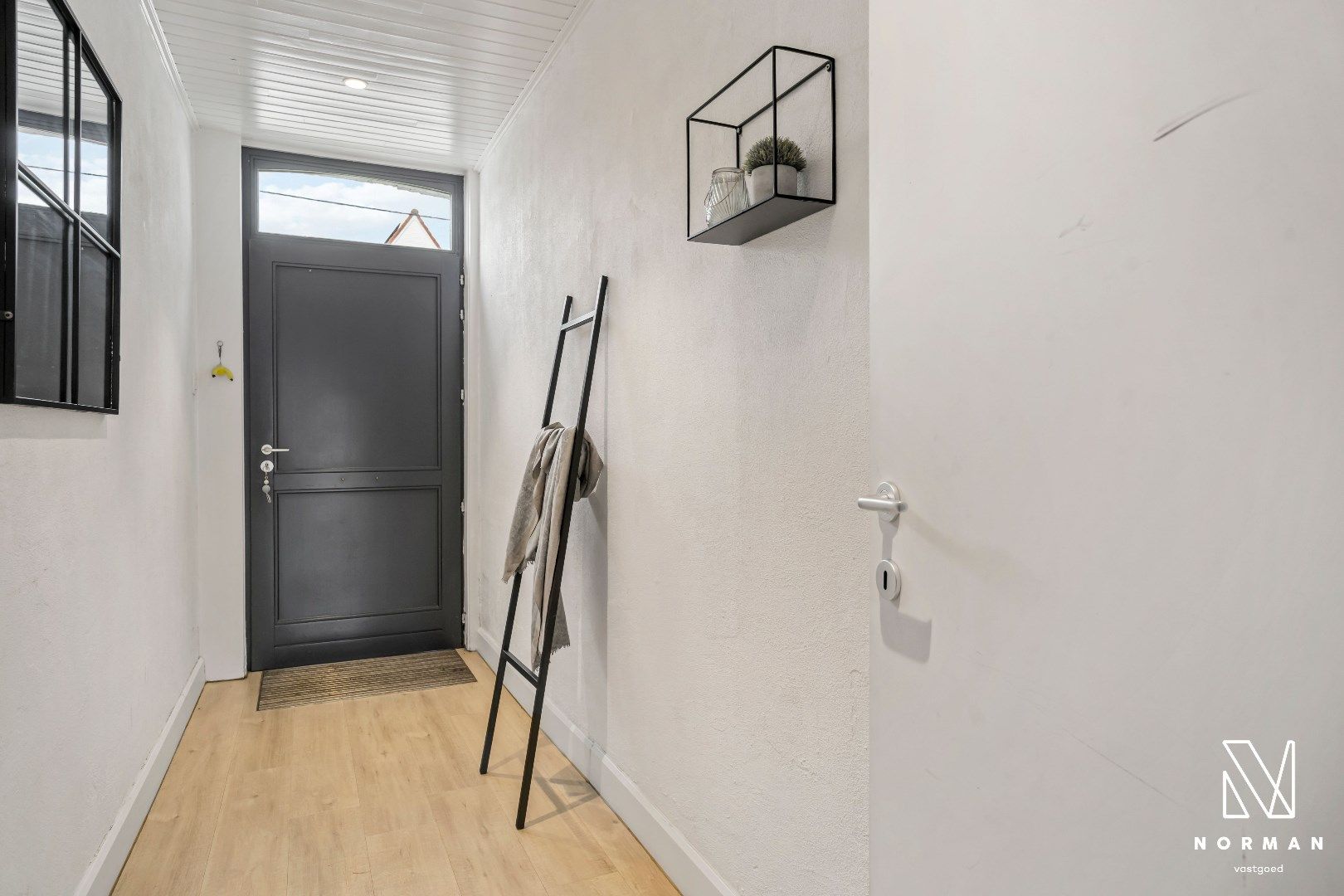 Woning te koop in Hulste met zonnepanelen en 3 slaapkamers foto 3