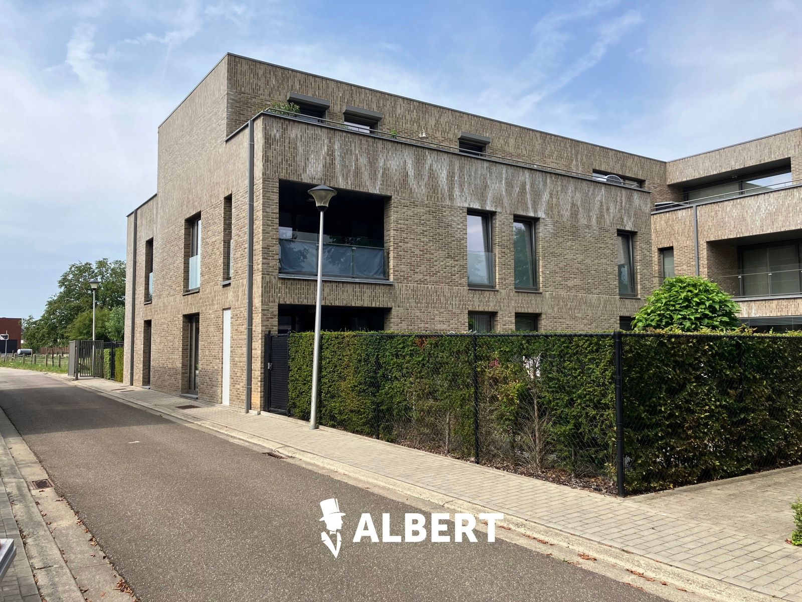 Ruim gemeubeld appartement met terras en 2 slaapkamers ! foto 23