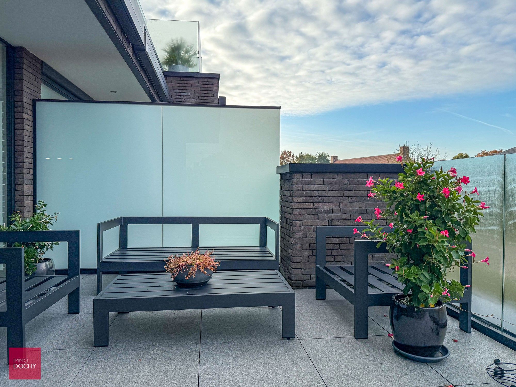Standingvol modern appartement met groot zongericht terras | Leeuwkestraat foto 8