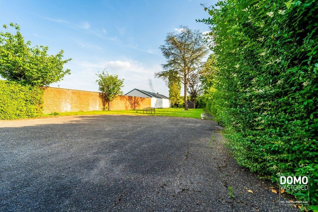 Karaktervolle woning - ruim, zonnig en centraal gelegen. Begint jouw nieuwe thuis hier? foto 35